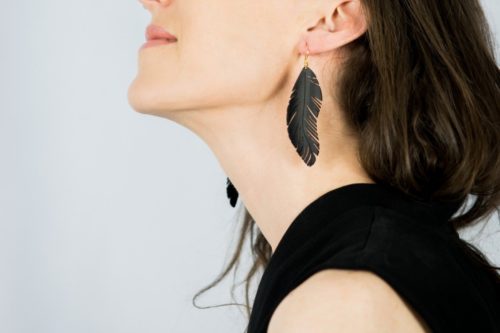 femme-profil-plume